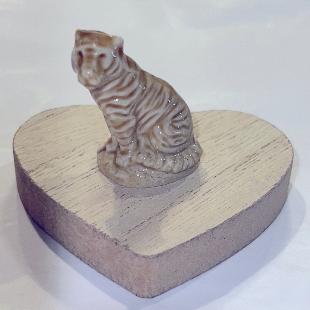 ⭐️3/15 Tiger Tan Vintage Red Rose Tea Wade Whimsies Of England Animal Figurines